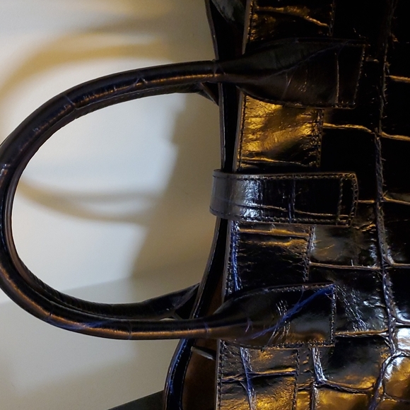 Dooney &Bourke, Navy, embossed leather bag - Picture 5 of 15